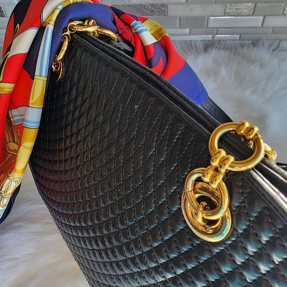 BALLY~ Buttery Lambskin Bag! SO GOOD! - Picture 8 of 17